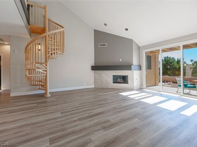 8185 Round Hills Cir