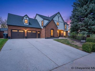 6850 Hawthorne Dr