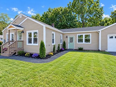 26 Mount Tom Ave