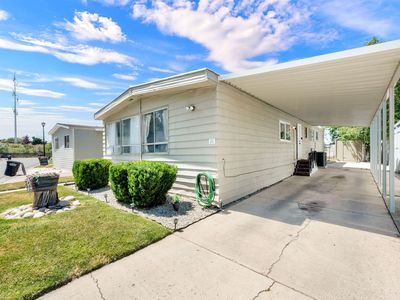 884 W Storm Mountain Dr