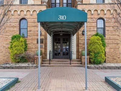 310 Riverside Boulevard UNIT 5G