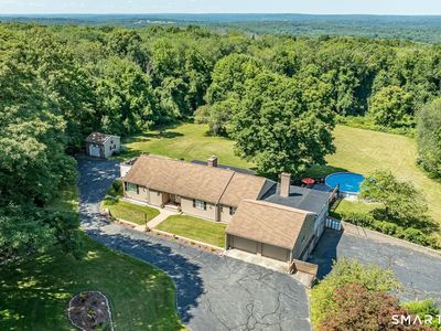 689 Squaw Rock Road