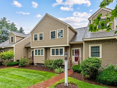 11 Rosewood Ln #11