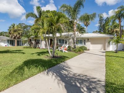 1830 Santa Barbara Dr