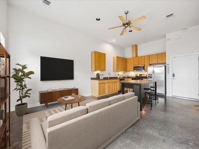 6000 Congress Ave #128