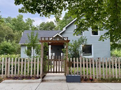 717 Winona St