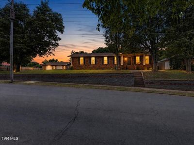 613 Holly Ln