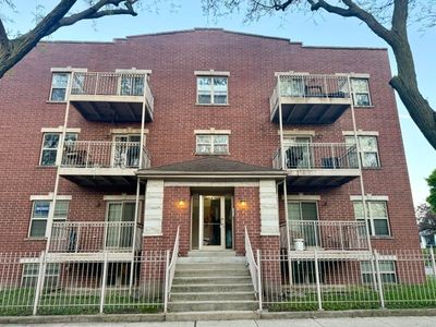3518 N Hamlin Ave #3
