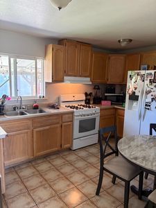 3138-3136 Edison Ave