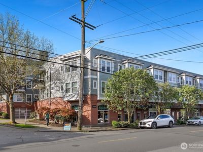 2101 N 55th Street #201