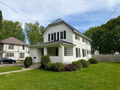 15 5th Ave NE