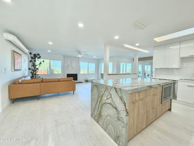 11417 N Cameron Ct
