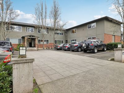 2301 SE Caruthers St APT 10