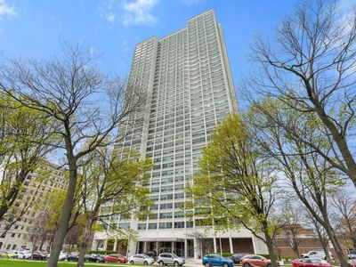 1700 E 56th St APT 3910