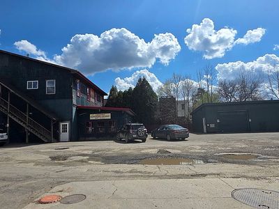 28 Main St