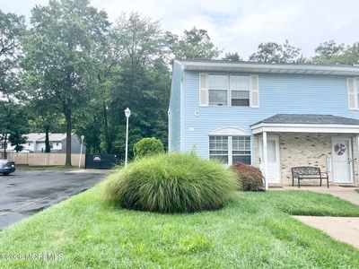 82 Cliffwood Avenue W #17