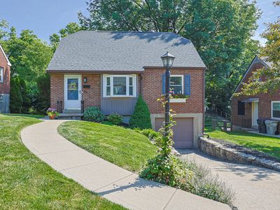 30 E Lakeside Ave