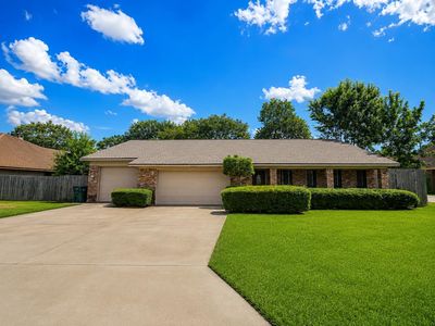 7045 Westgate Dr