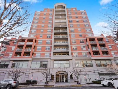 50 Oceana Dr W APT 4G