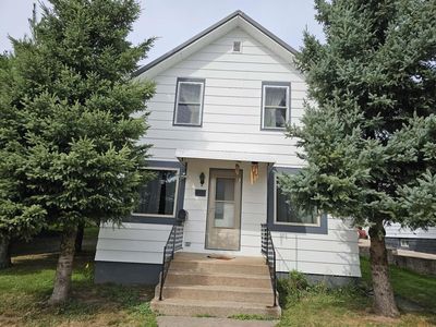 408 E E St