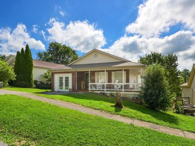 322 Douglas Ct