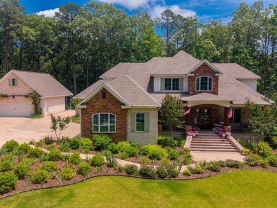 525 Forest Pond Ln