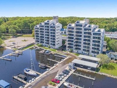 2964 Lakeshore Dr Unit W304