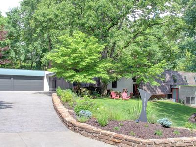 1011 N Tanglebriar Ln