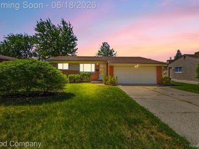 8246 Independence Dr