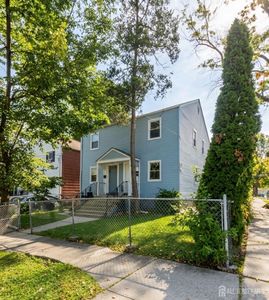 21-23 Evergreen Ave