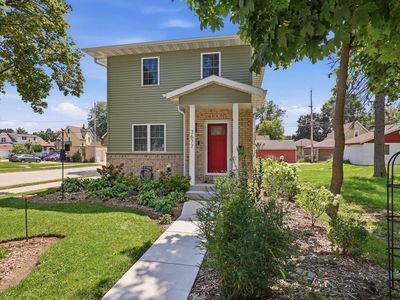 3677 E Carpenter AVENUE
