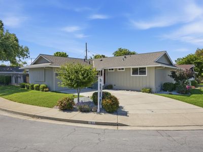 181 Warwick Dr
