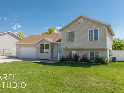 221 E Brookmeadow Dr