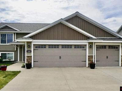 1104 Heron Dr