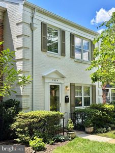 7024 Alicent Pl