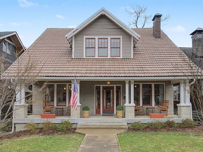 2402 Oakland Ave