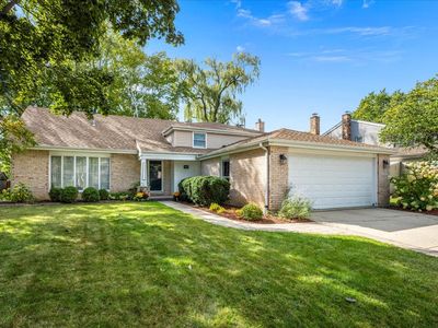 Property at 1145 Weeping Willow Ln, Libertyville, IL