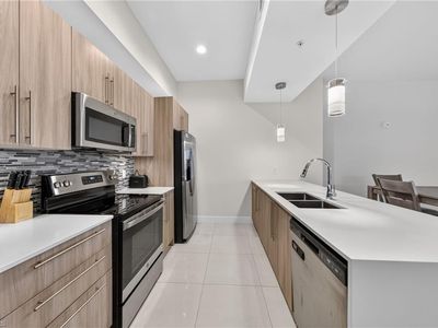 15901 Royal Pointe LN #405