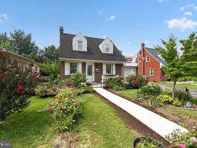 250 W King St