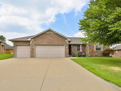 1385 S Mission Avenue