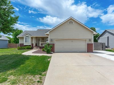 Property at 611 Austin Ln, Sedgwick, KS