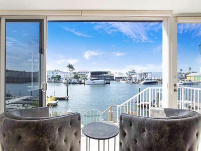 800 River Point Dr APT 319