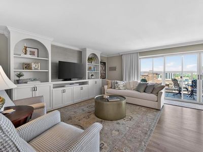 121 W 48th St APT 808