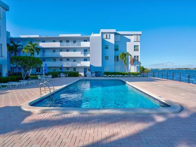 1810 New Palm Way #417