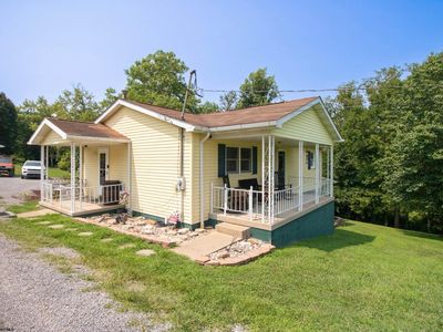 84 Boxwood Dr