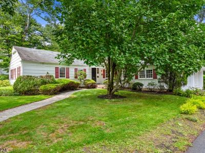7 Fox Chase Ln