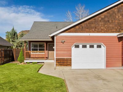 187 SW Ivy Ct
