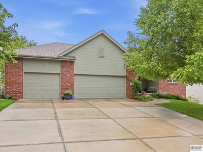8216 S 154th Ave