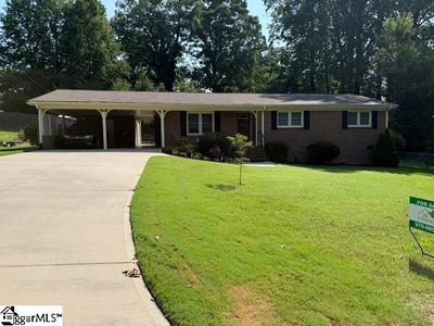 Property at 10 Dickens Ln, Taylors, SC