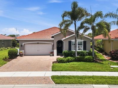 11642 Parrotfish St